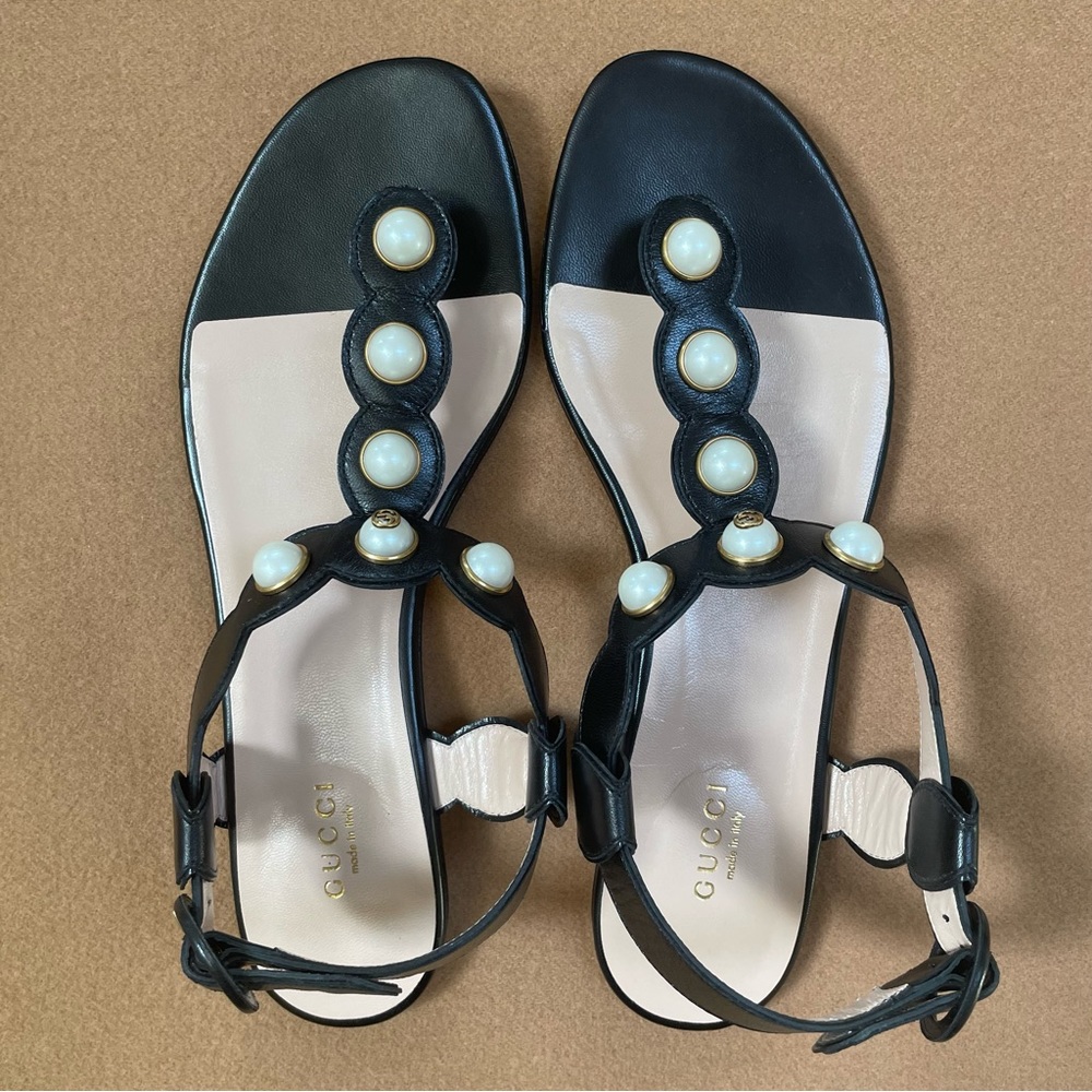 GUCCI Willow Pearl Thong Sandals - Picture 2 of 14